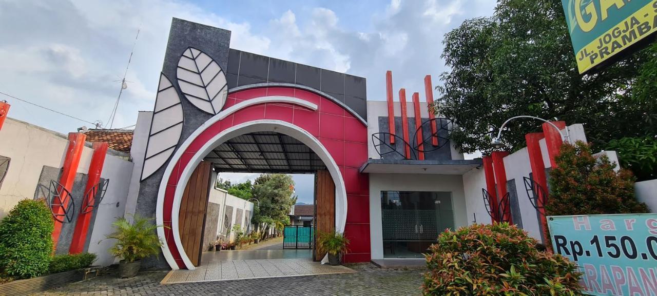 Surakarta  Oyo 90831 Hotel Gardenia Prambanan מראה חיצוני תמונה