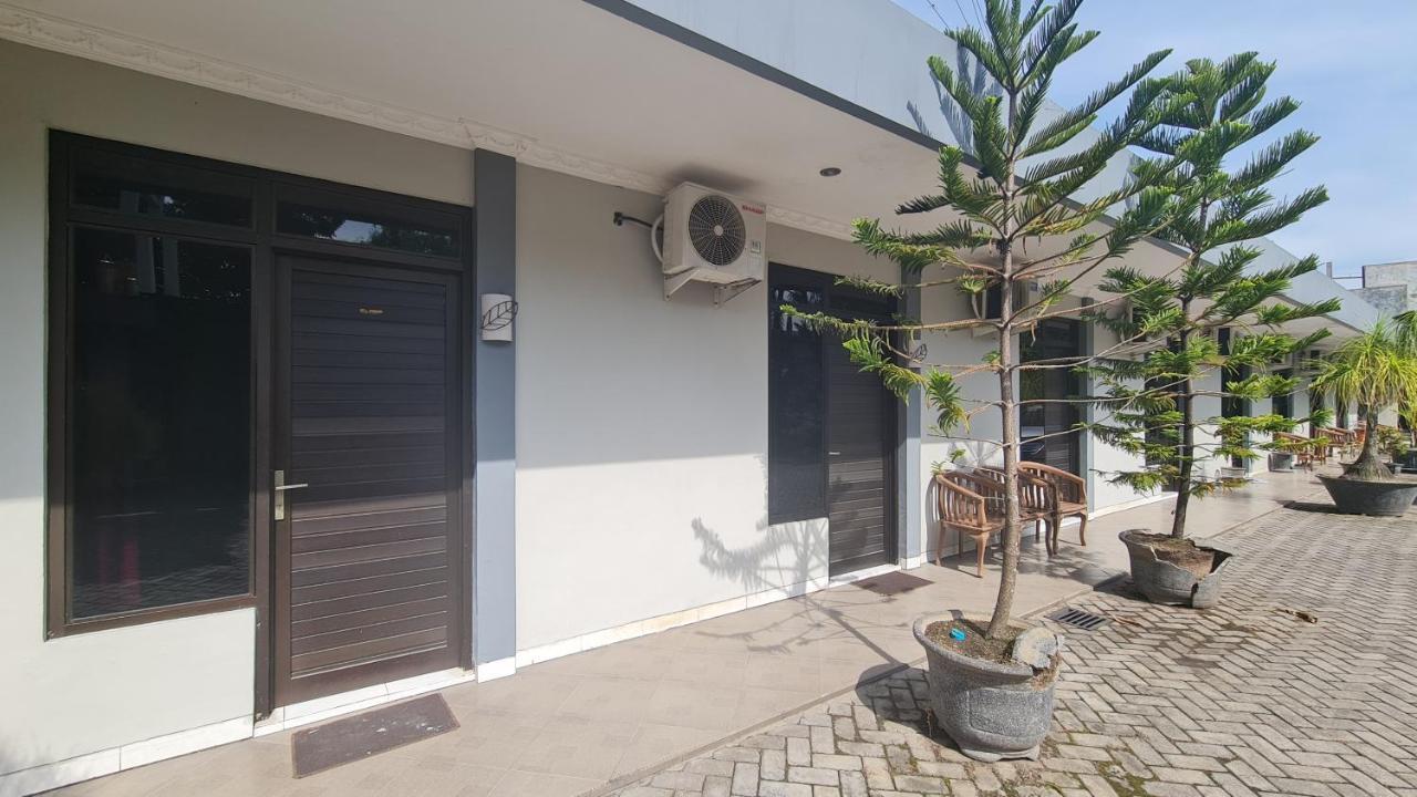 Surakarta  Oyo 90831 Hotel Gardenia Prambanan מראה חיצוני תמונה