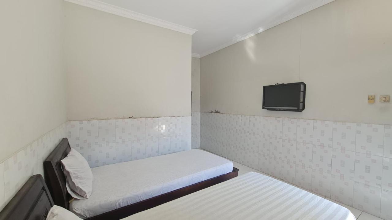 Surakarta  Oyo 90831 Hotel Gardenia Prambanan מראה חיצוני תמונה