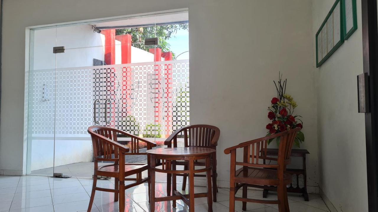 Surakarta  Oyo 90831 Hotel Gardenia Prambanan מראה חיצוני תמונה